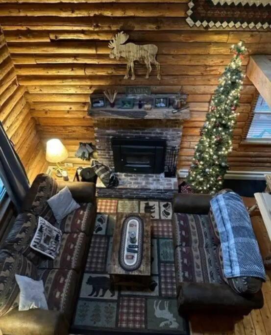 Family-focused & Pet-friendly Log With 4br 2ba Sleeps 10 Hébergement de vacances Bethlehem