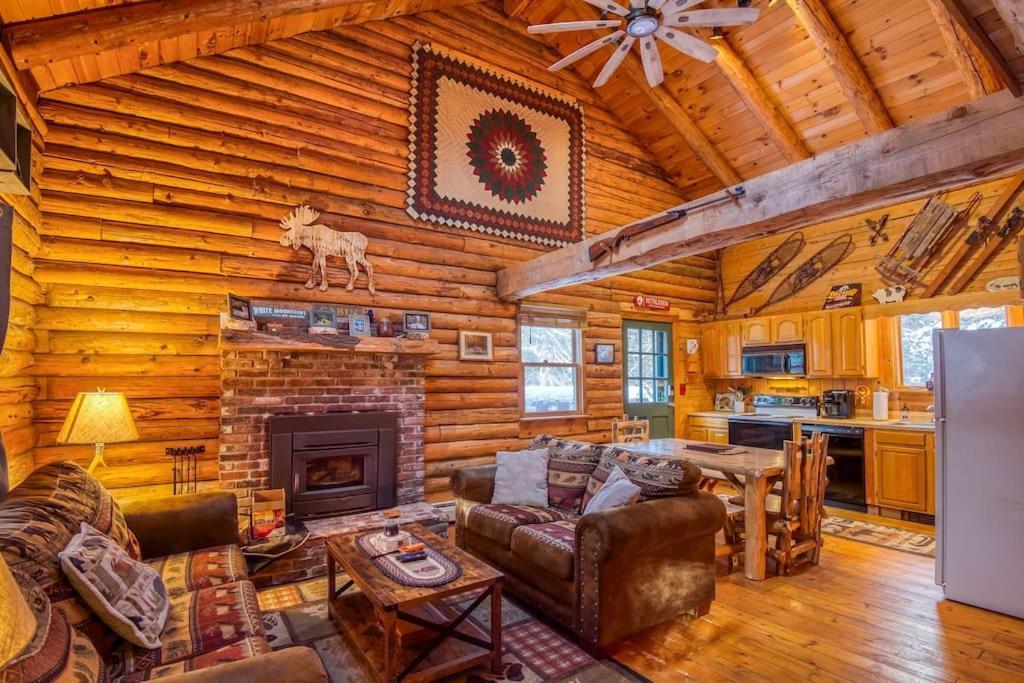 Family-focused & Pet-friendly Log With 4br 2ba Sleeps 10 *