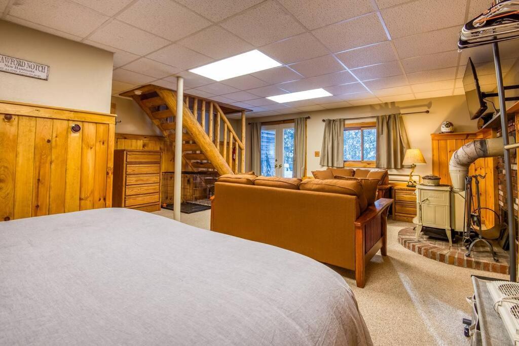Family-focused & Pet-friendly Log With 4br 2ba Sleeps 10