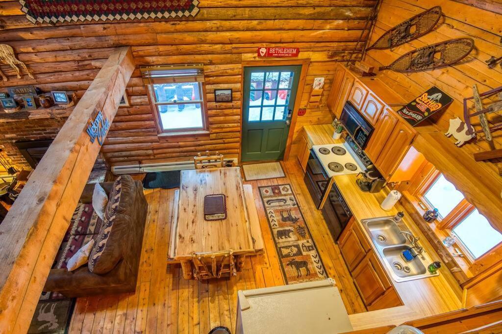 Hébergement de vacances Family-focused & Pet-friendly Log With 4br 2ba Sleeps 10 *