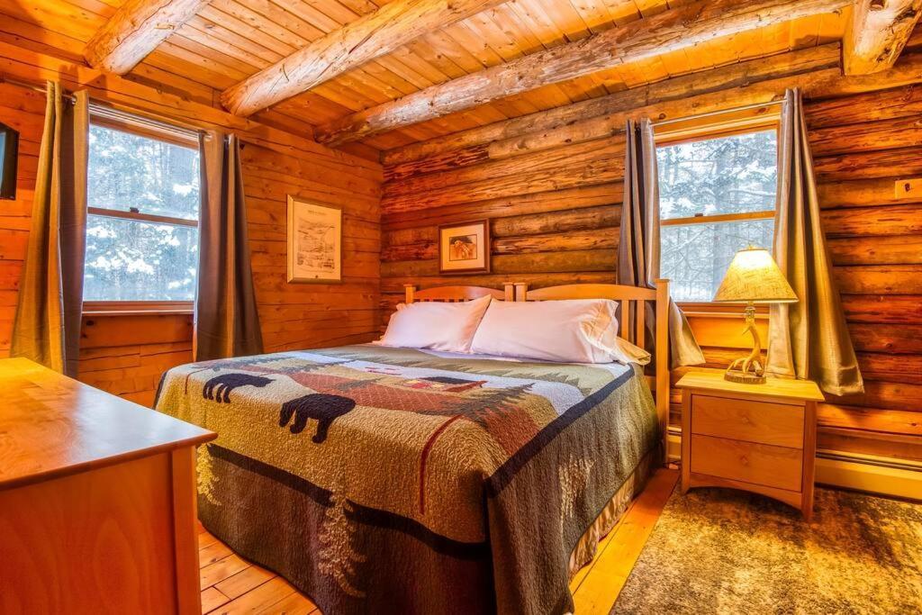 Hébergement de vacances Family-focused & Pet-friendly Log With 4br 2ba Sleeps 10