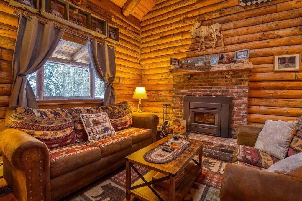 Family-focused & Pet-friendly Log With 4br 2ba Sleeps 10