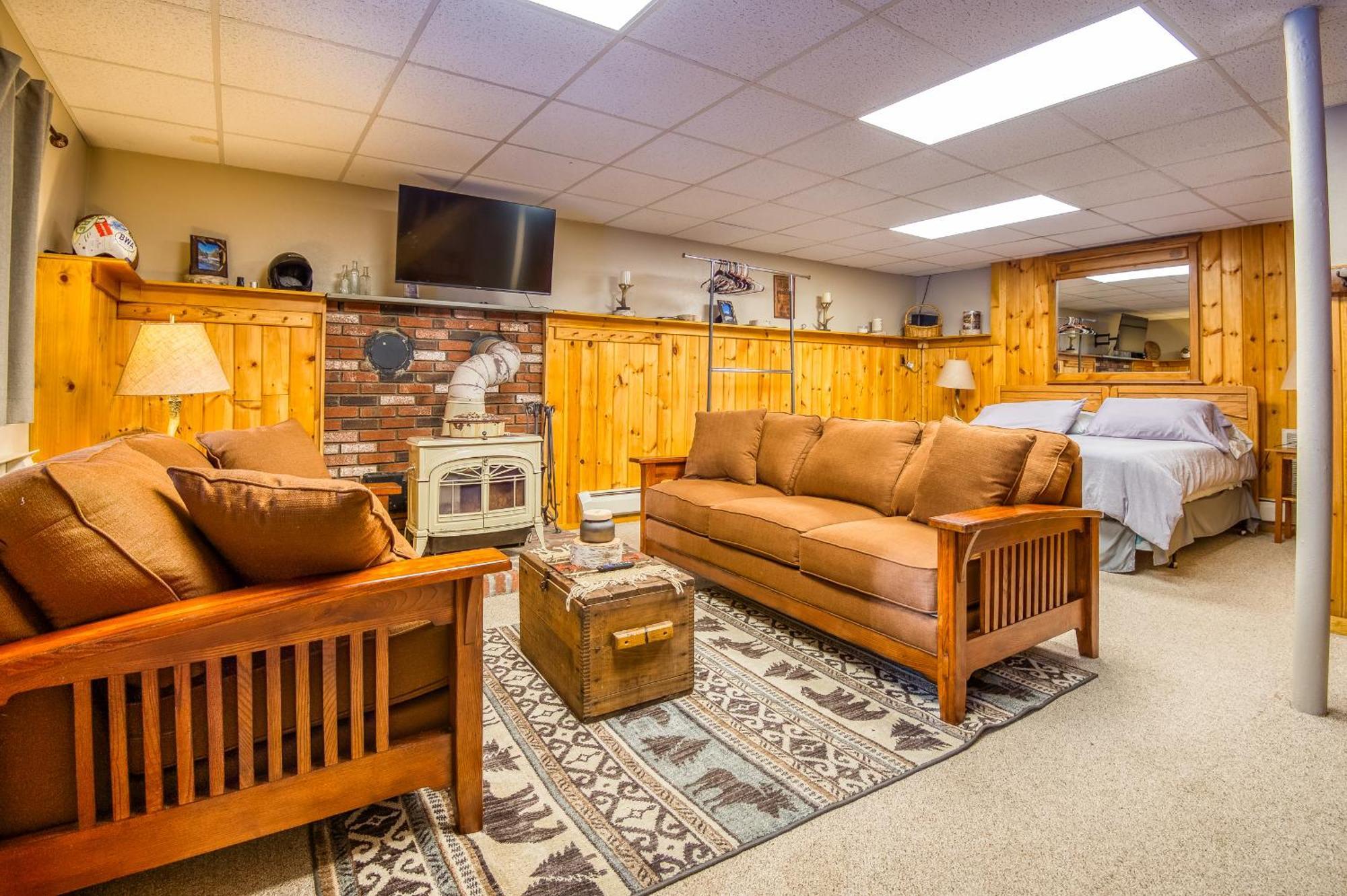Family-focused & Pet-friendly Log With 4br 2ba Sleeps 10 Hébergement de vacances Bethlehem